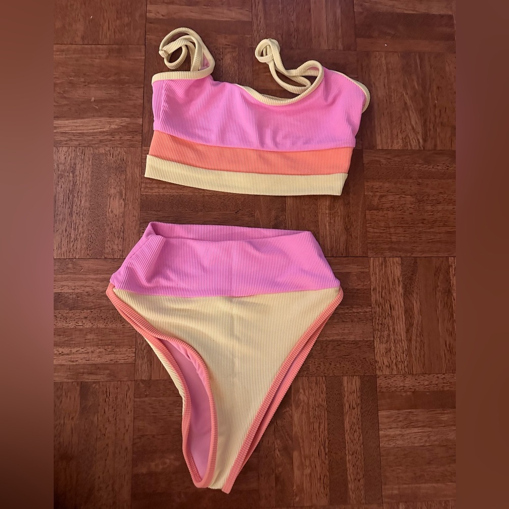 Beach Riot Set. Size XS. Like New.
